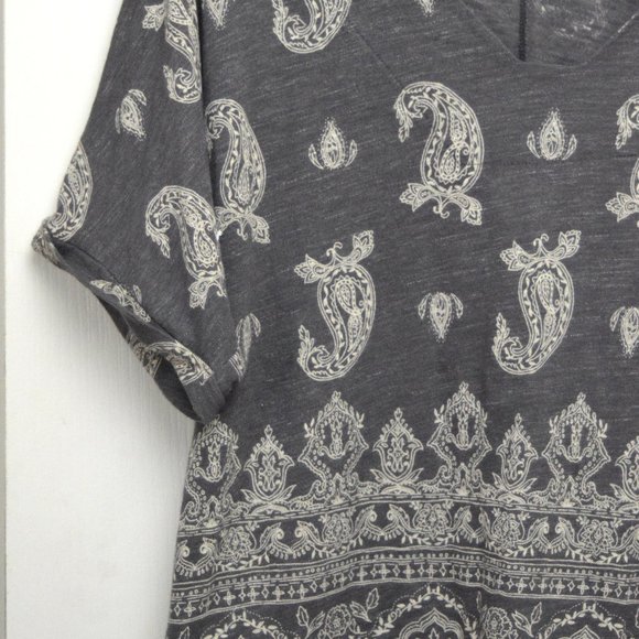 Maurices Paisley Print Gray 24/7 Womens Top, Medium - Picture 2 of 5